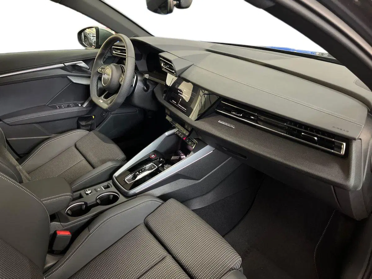 Audi A3 Sportback nuova a Bari (9)