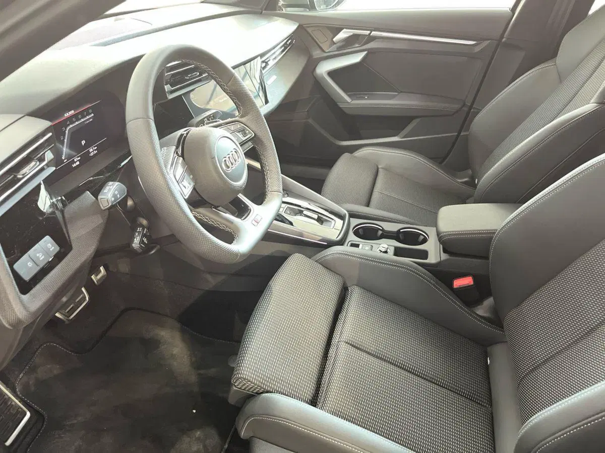 Audi A3 Sportback nuova a Bari (7)