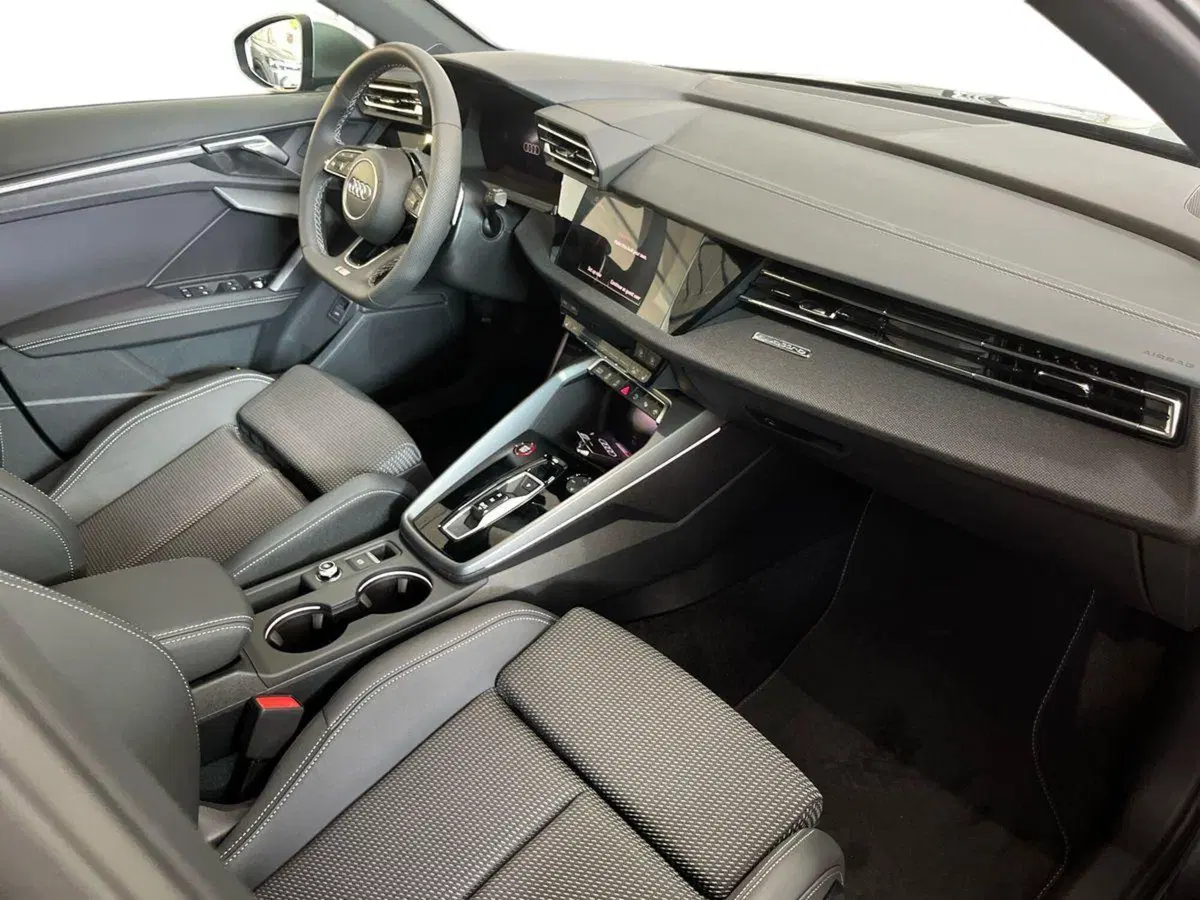 Audi A3 Sportback nuova a Bari (9)