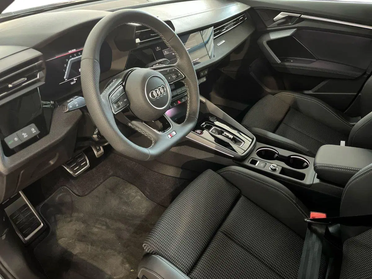 Audi A3 Sportback nuova a Bari (10)