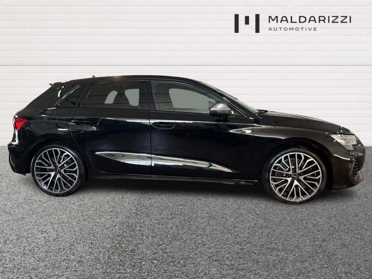 Audi A3 Sportback nuova a Bari (5)