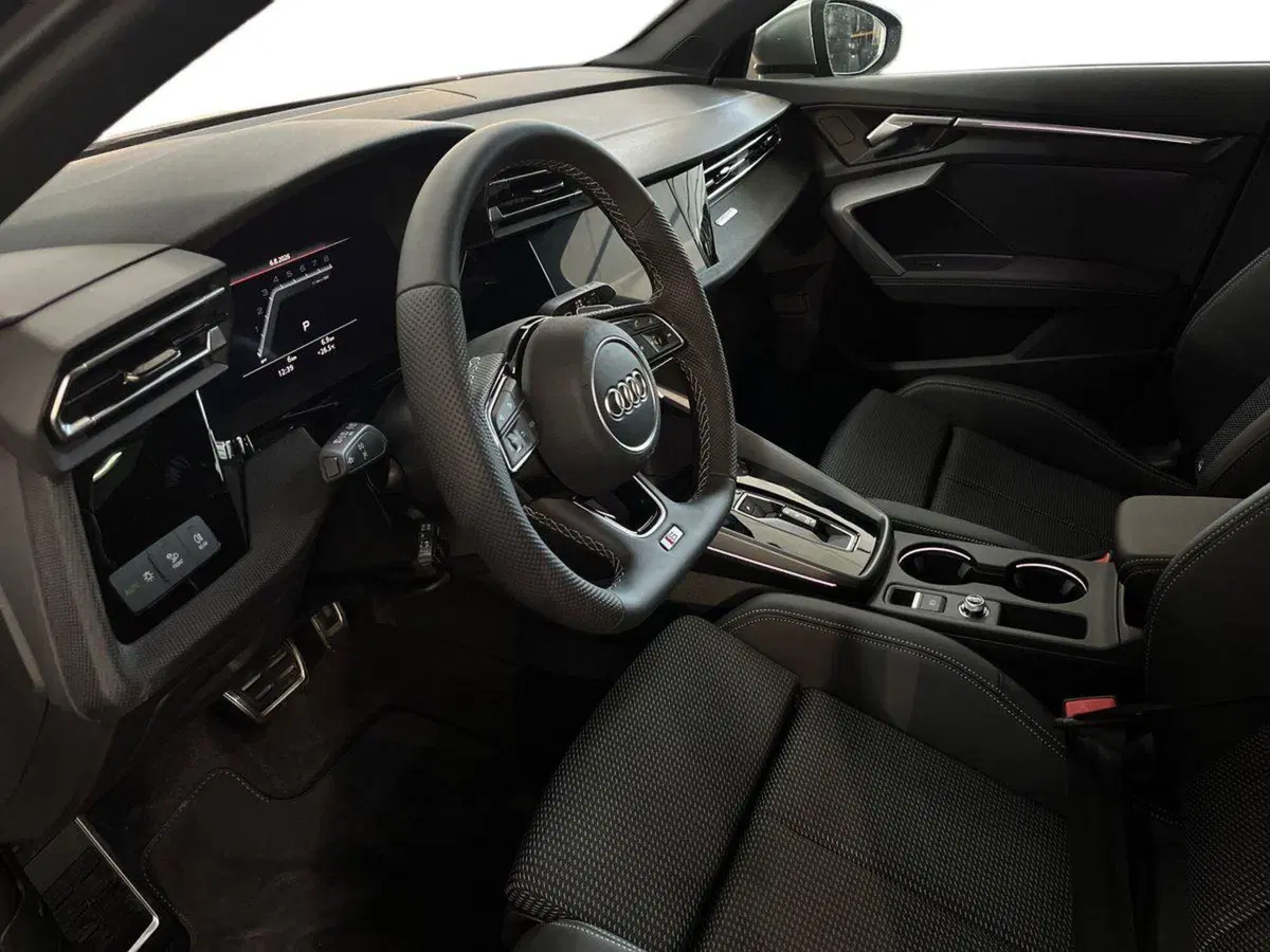 Audi A3 Sportback nuova a Bari (7)