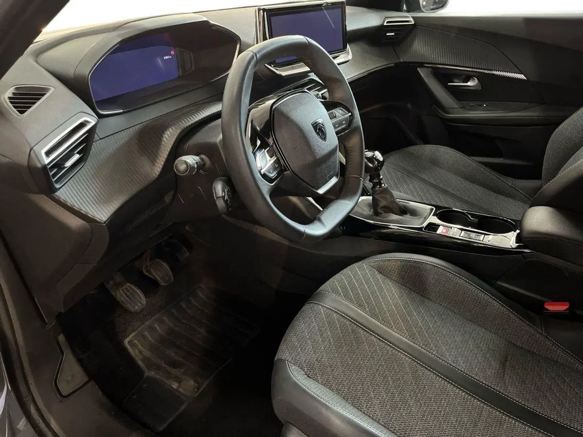 Peugeot 2008 usata a Bari (7)