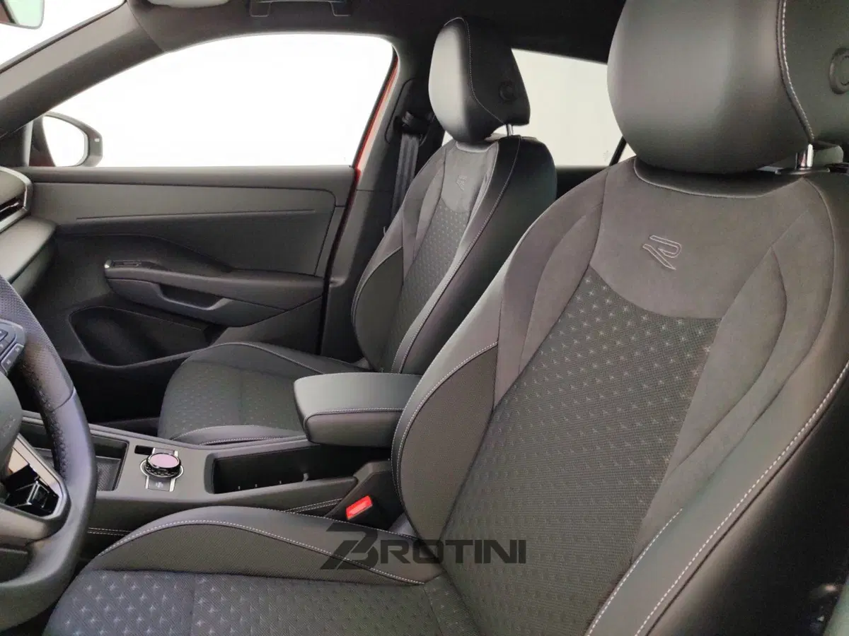 Volkswagen T-Roc nuova a Massa-Carrara (10)