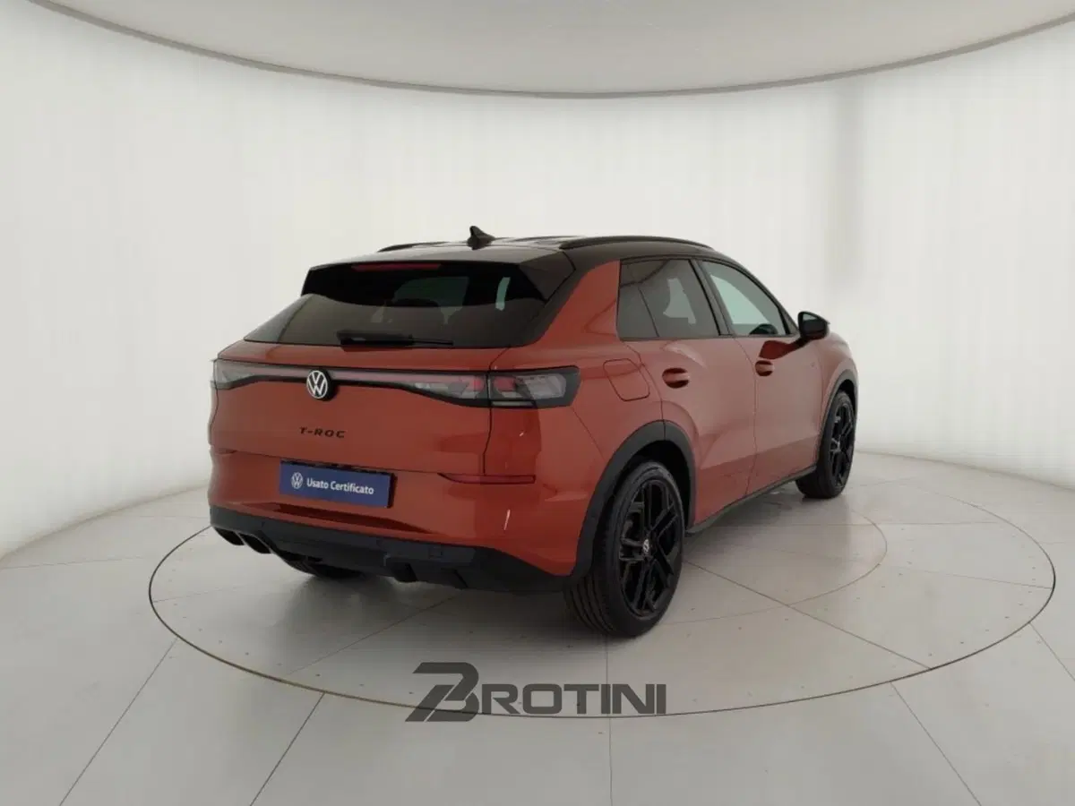 Volkswagen T-Roc nuova a Massa-Carrara (3)