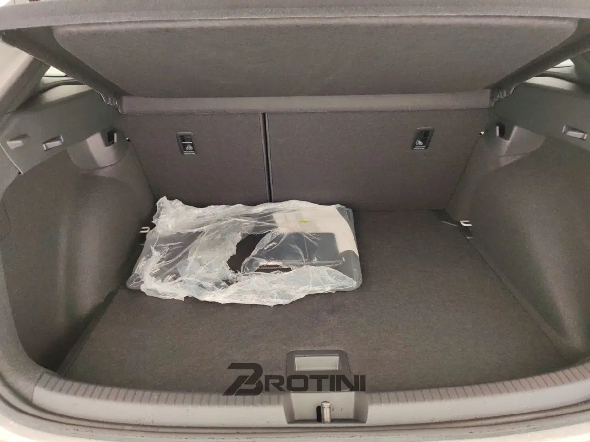 Volkswagen Taigo nuova a Massa-Carrara (16)