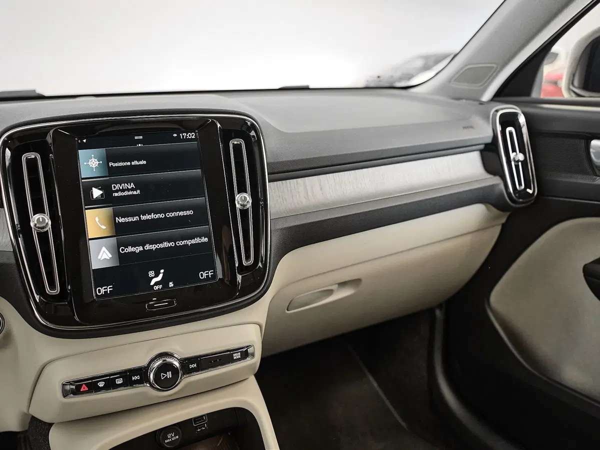 Volvo XC40 usata a Prato (12)