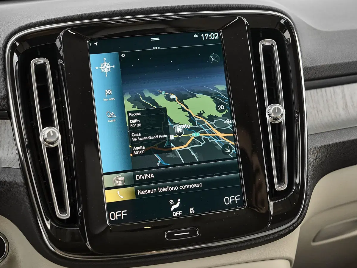 Volvo XC40 usata a Prato (13)