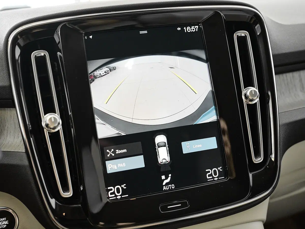 Volvo XC40 usata a Prato (14)