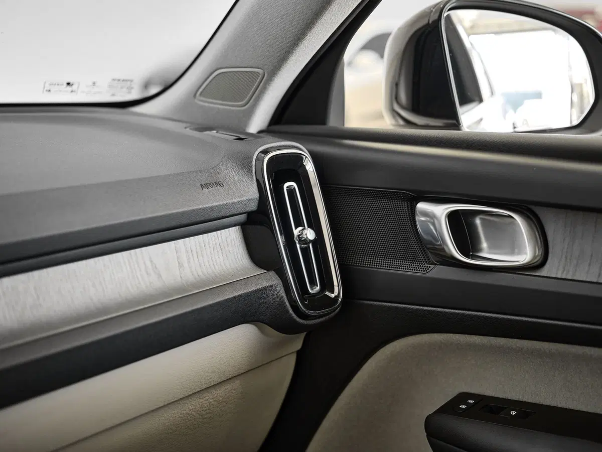 Volvo XC40 usata a Prato (17)