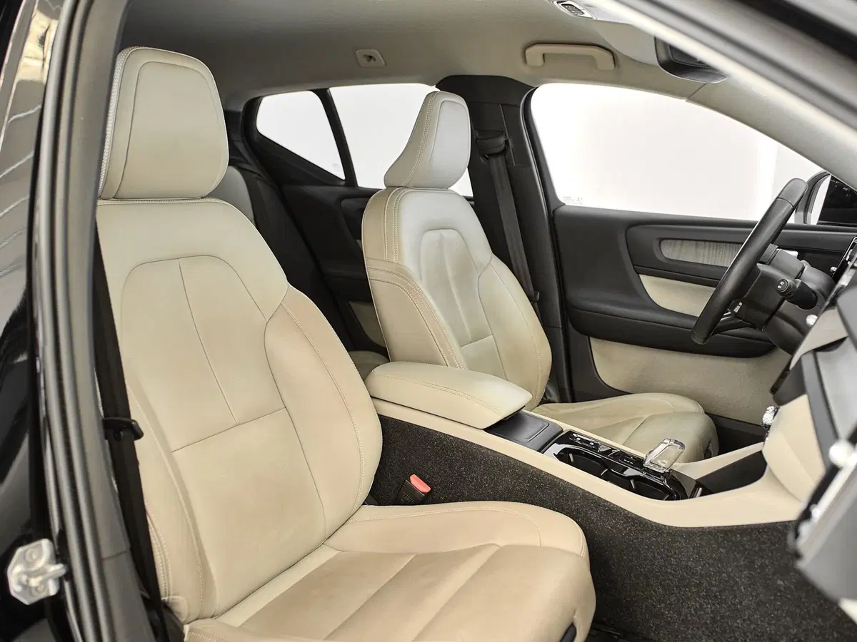 Volvo XC40 usata a Prato (18)