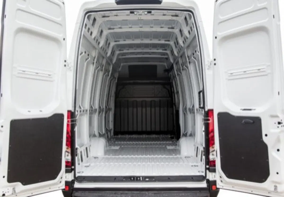 Iveco Daily Furgone usata a Salerno (18)