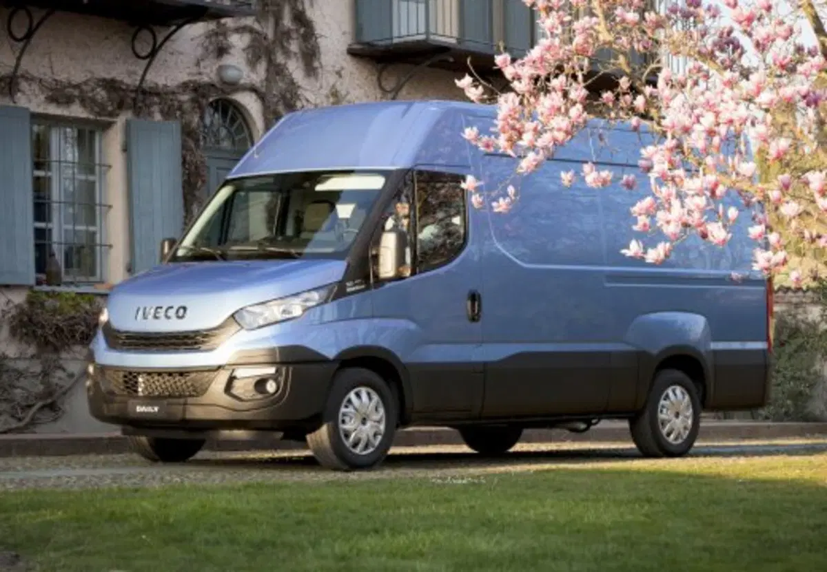 Iveco Daily Furgone usata a Salerno (2)