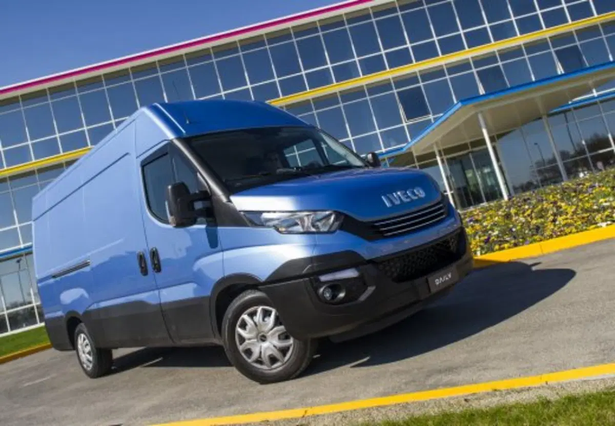 Iveco Daily Furgone usata a Salerno (4)