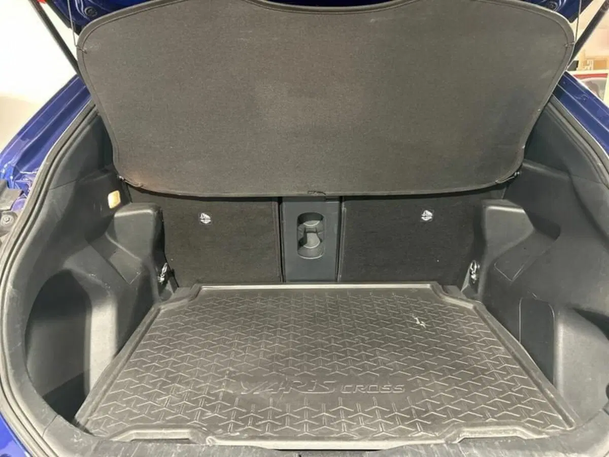 Toyota Yaris Cross usata a Lecco (13)