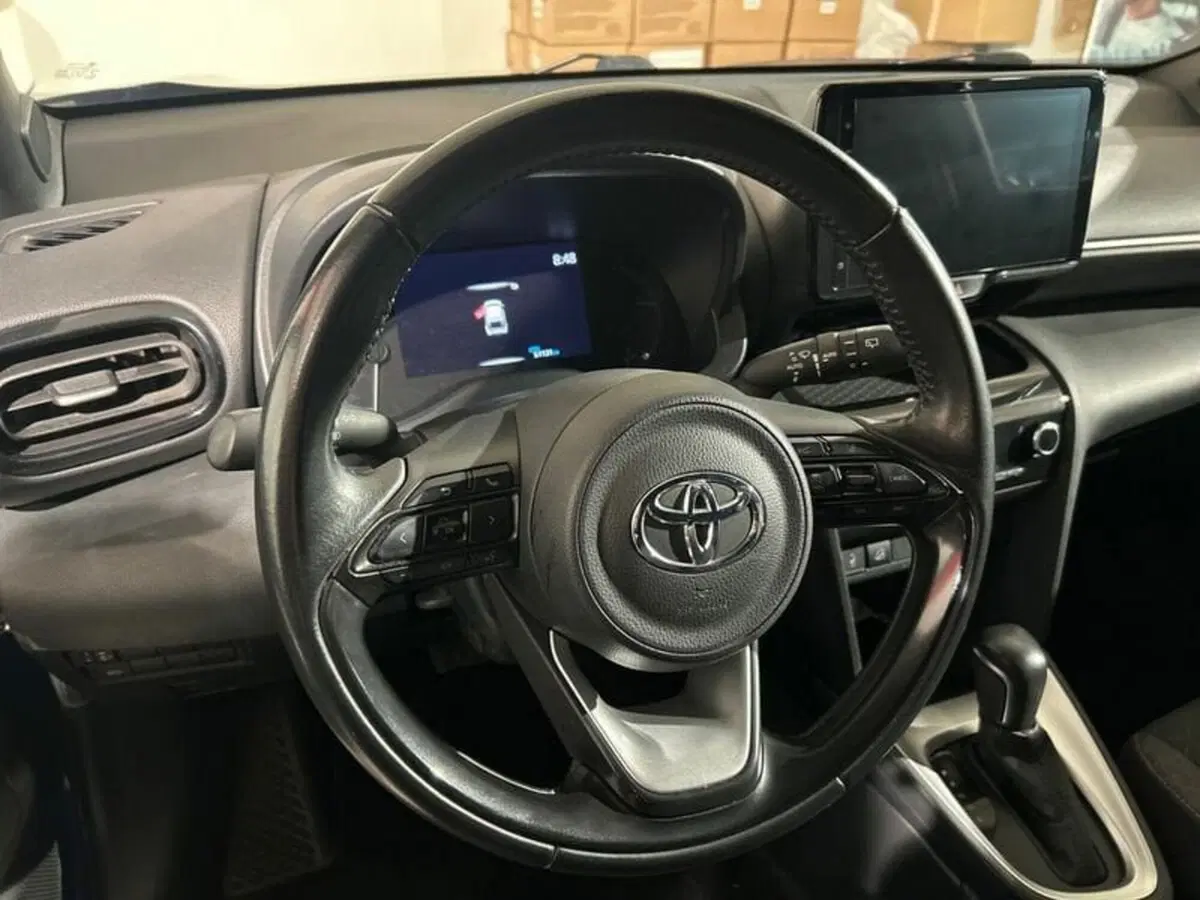 Toyota Yaris Cross usata a Lecco (15)