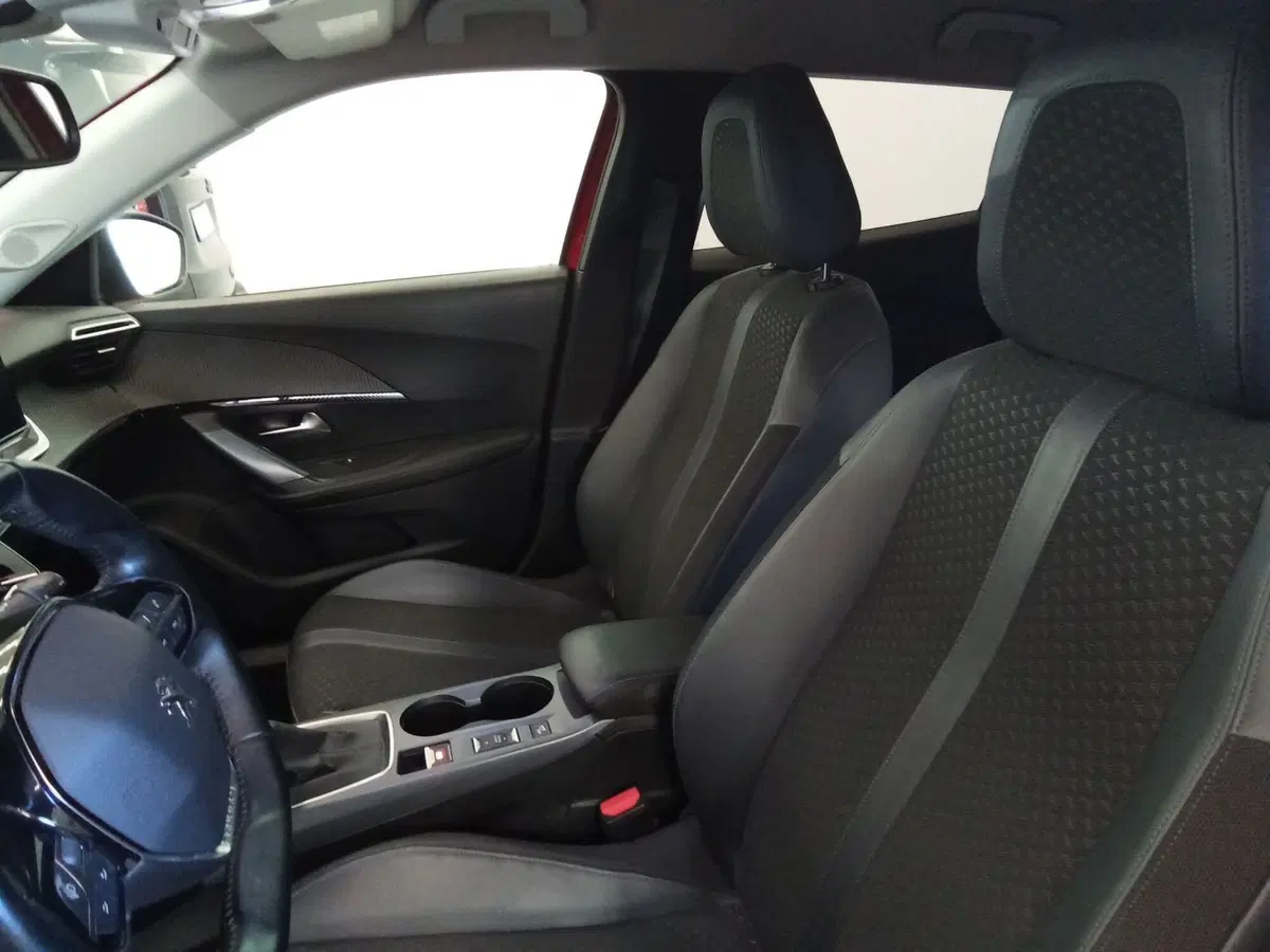 Peugeot 2008 usata a Rimini (9)