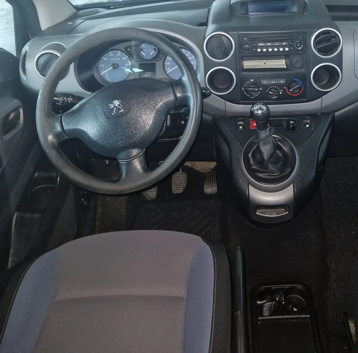Peugeot Partner usata a Terni (11)