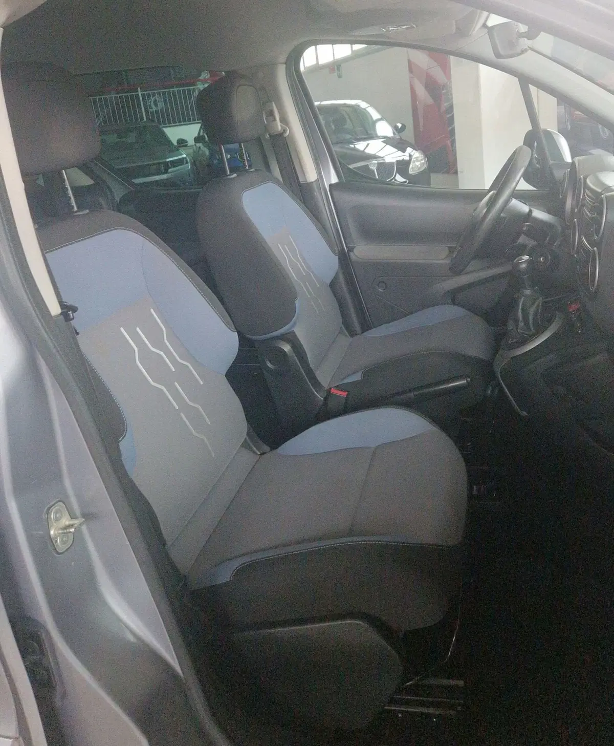 Peugeot Partner usata a Terni (8)