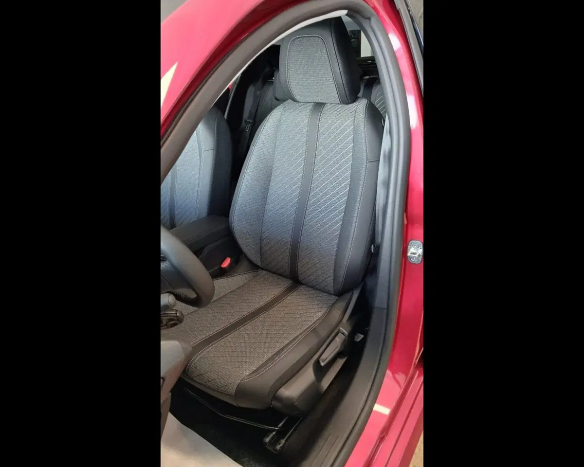 Peugeot 208 nuova a Alessandria (14)