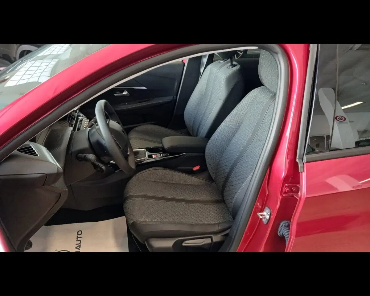 Peugeot 208 nuova a Alessandria (17)