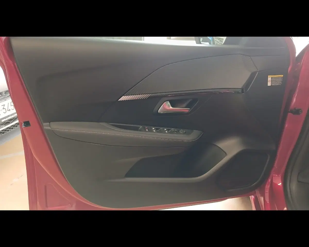 Peugeot 208 nuova a Alessandria (18)
