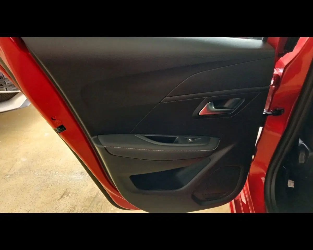 Peugeot 208 nuova a Alessandria (19)