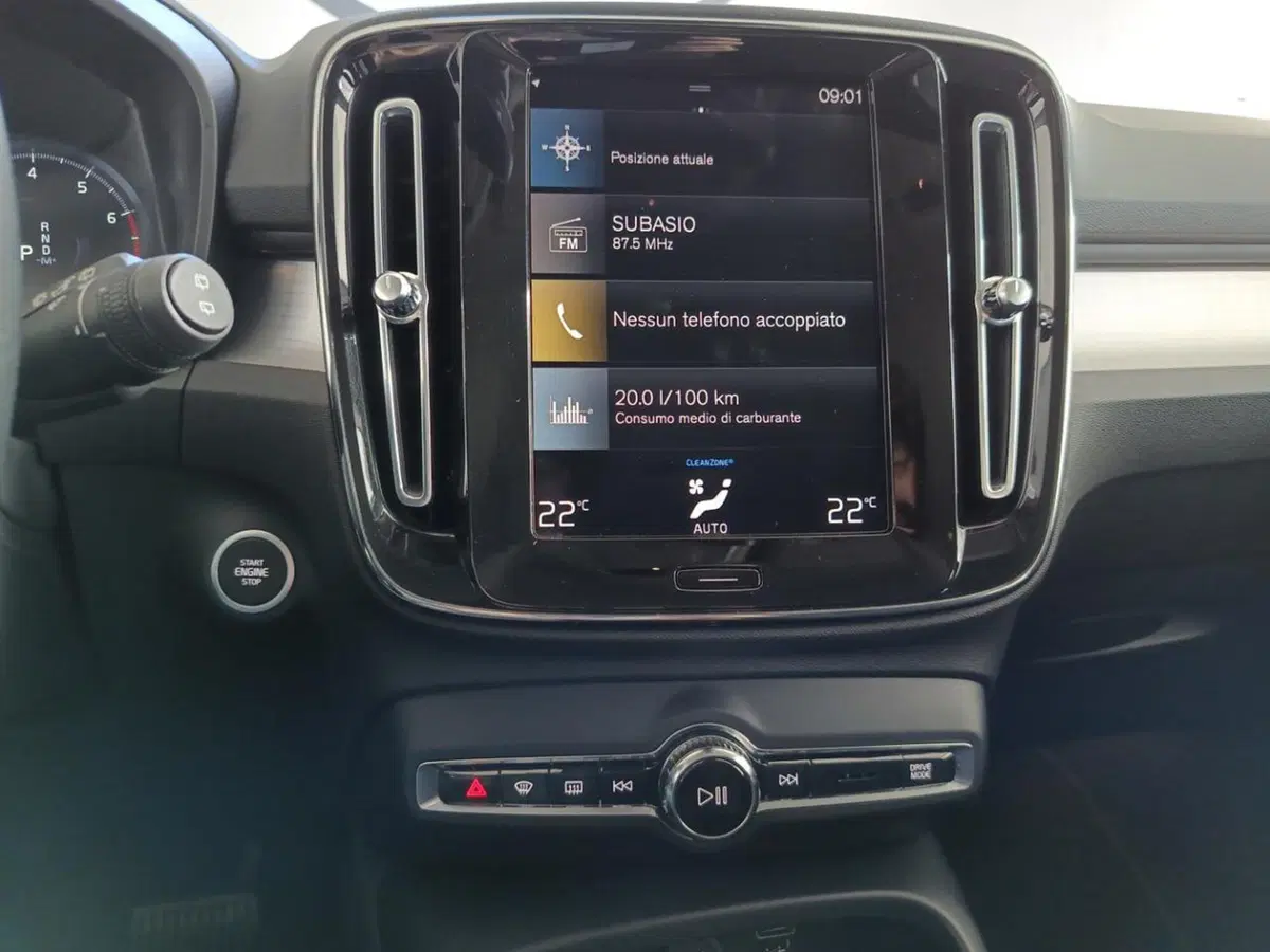 Volvo XC40 usata a Varese (13)