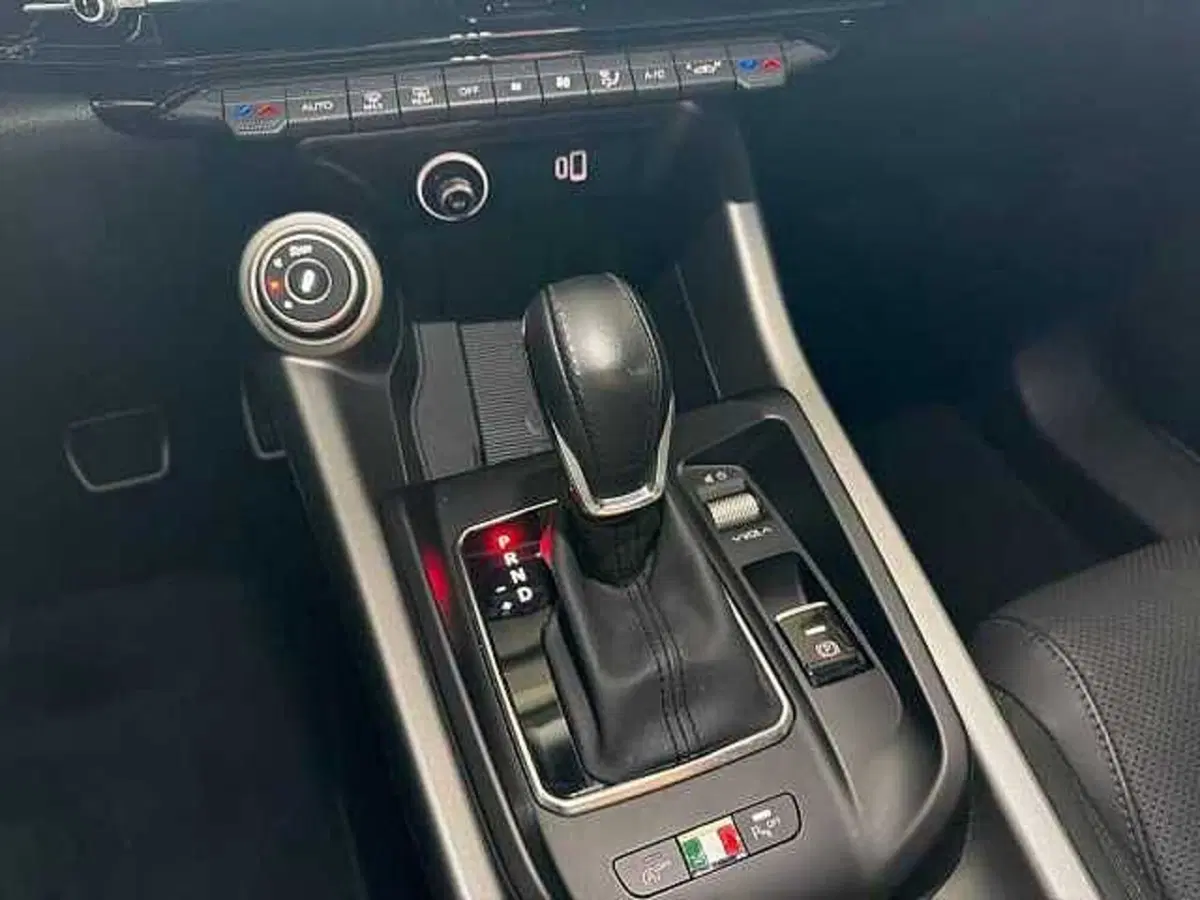 Alfa Romeo Tonale usata a Napoli (16)
