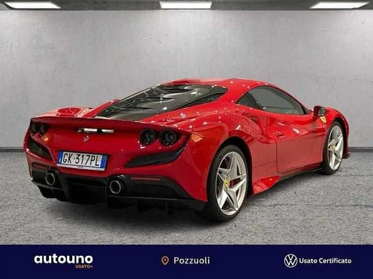 Ferrari F8 Coupé usata a Napoli (4)