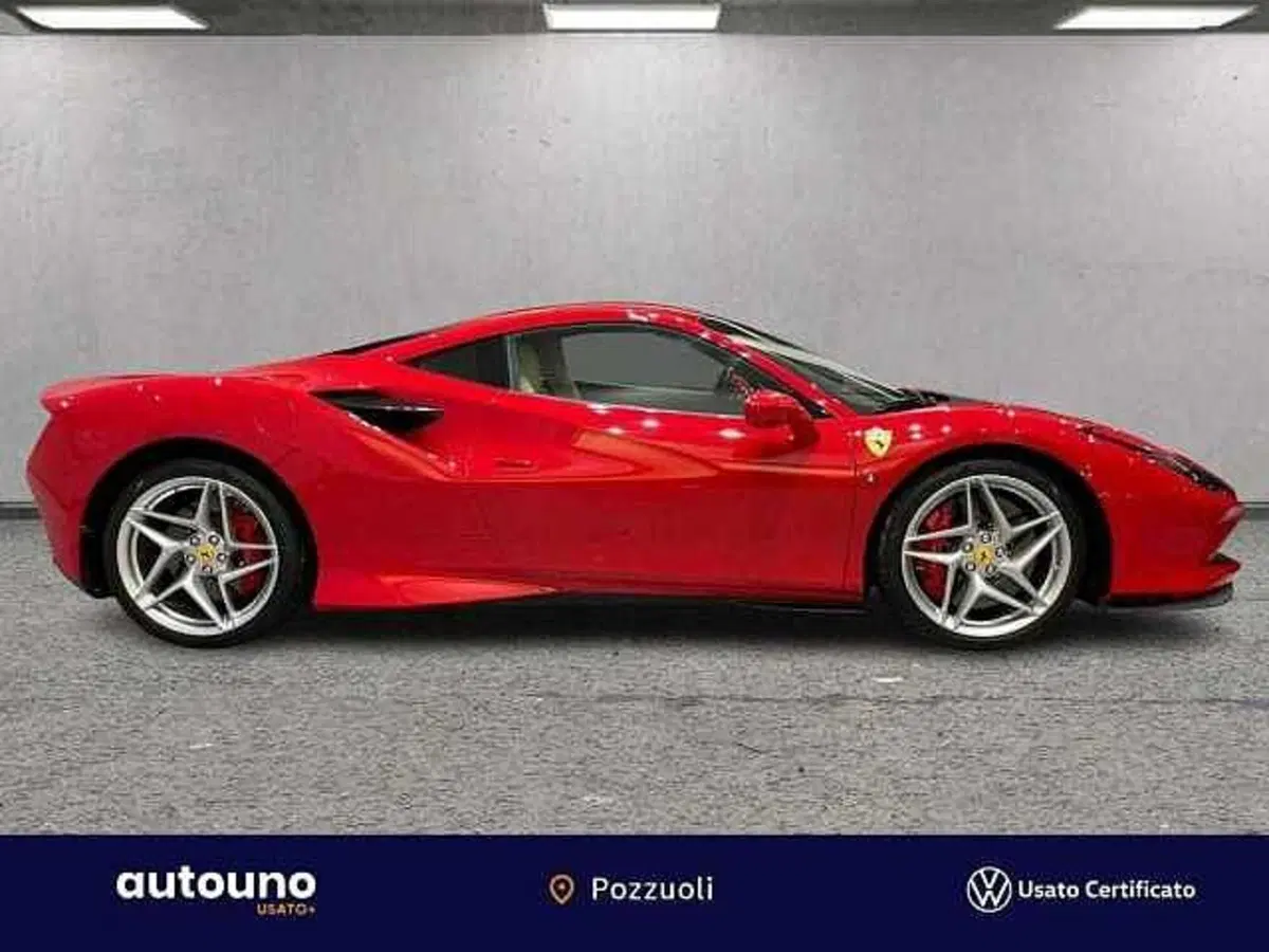 Ferrari F8 Coupé usata a Napoli (5)