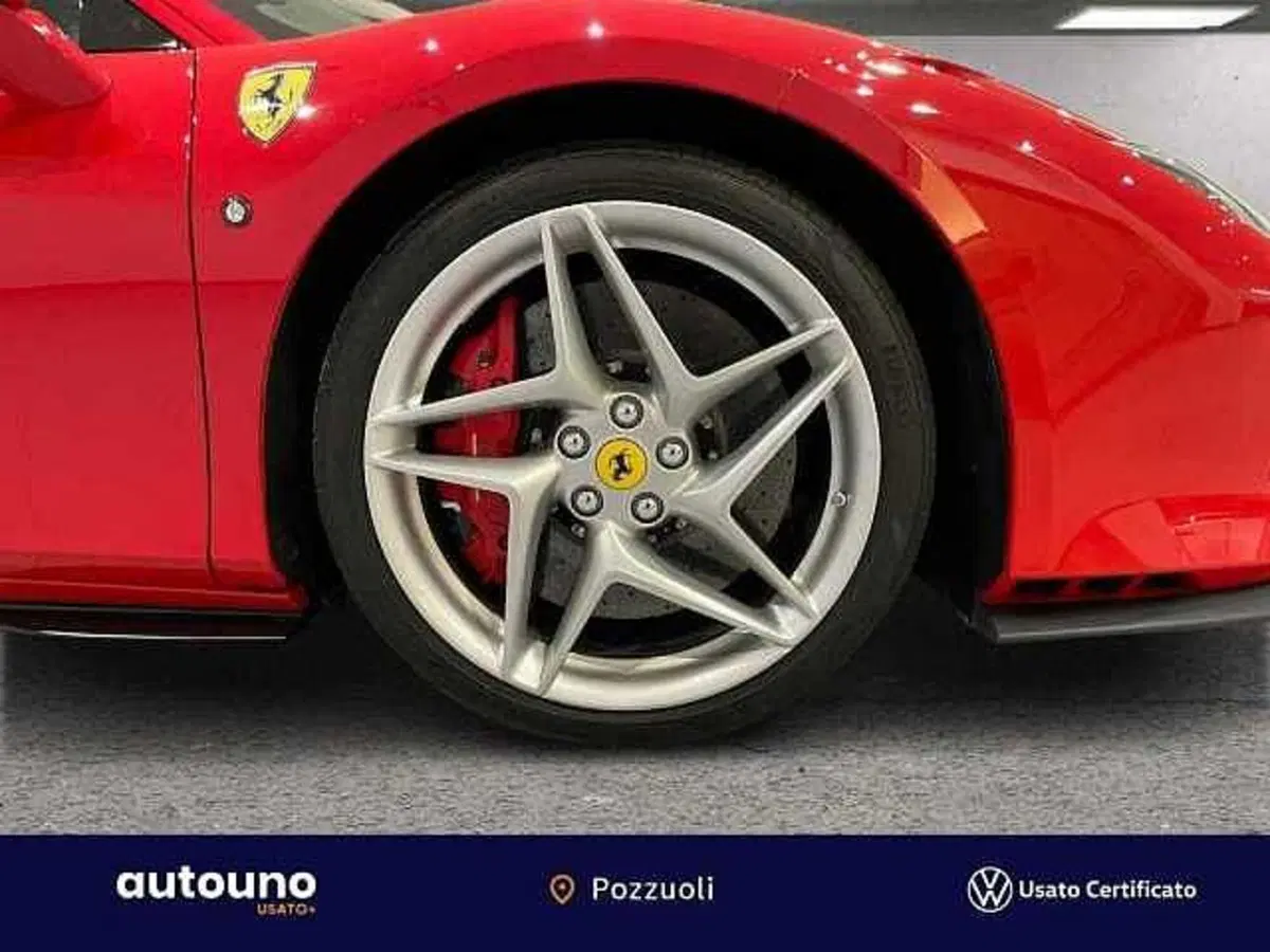 Ferrari F8 Coupé usata a Napoli (8)