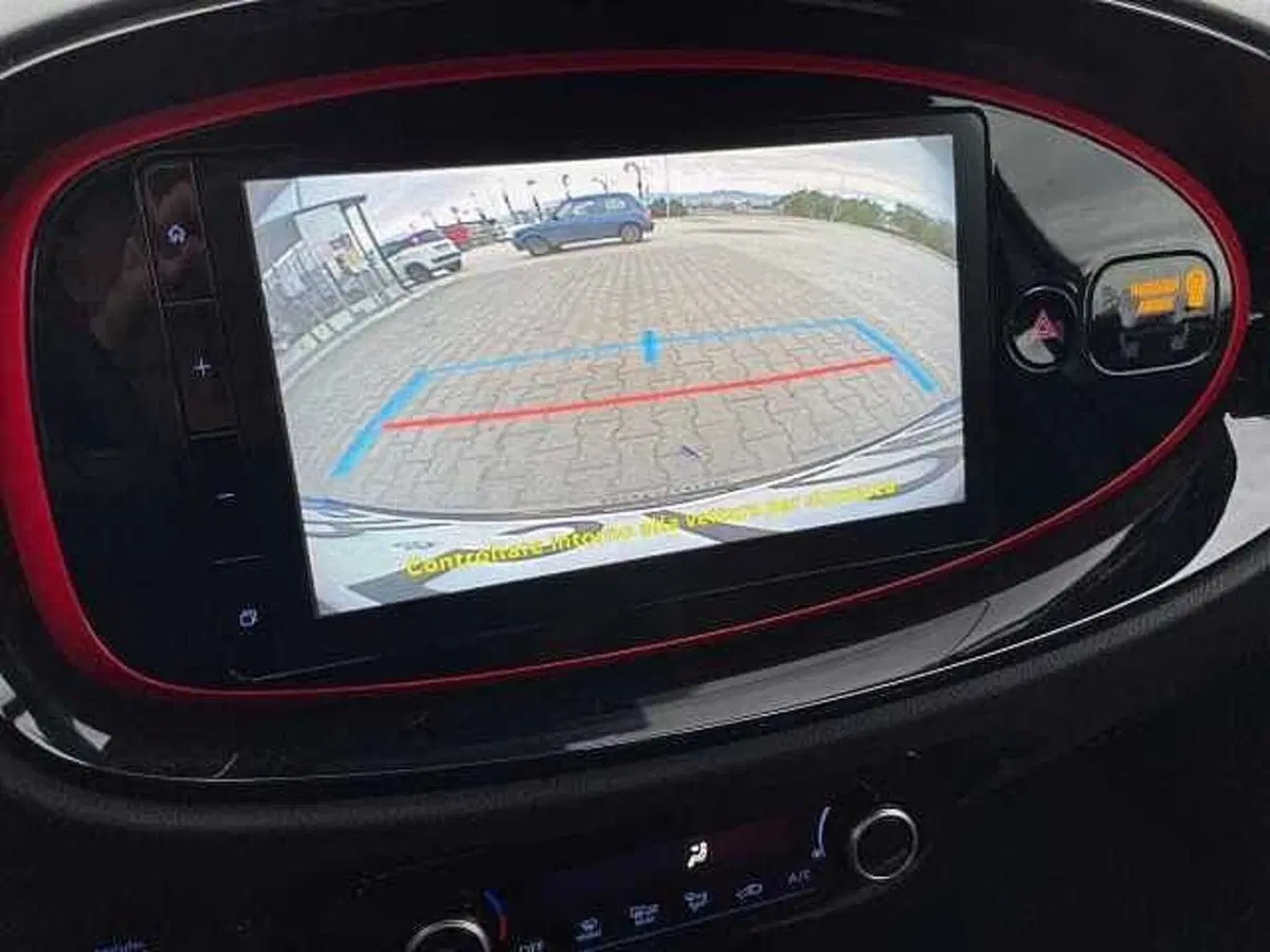 Toyota Aygo X nuova a Napoli (13)