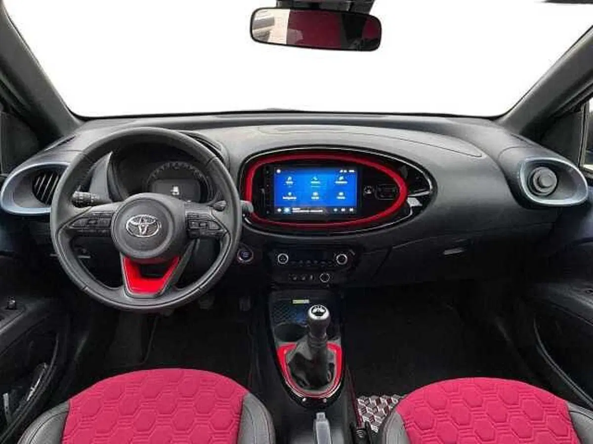 Toyota Aygo X nuova a Napoli (14)