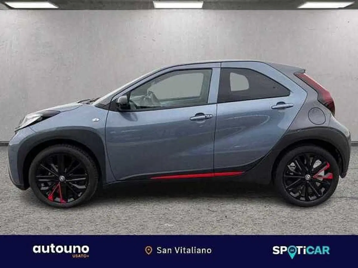 Toyota Aygo X nuova a Napoli (2)