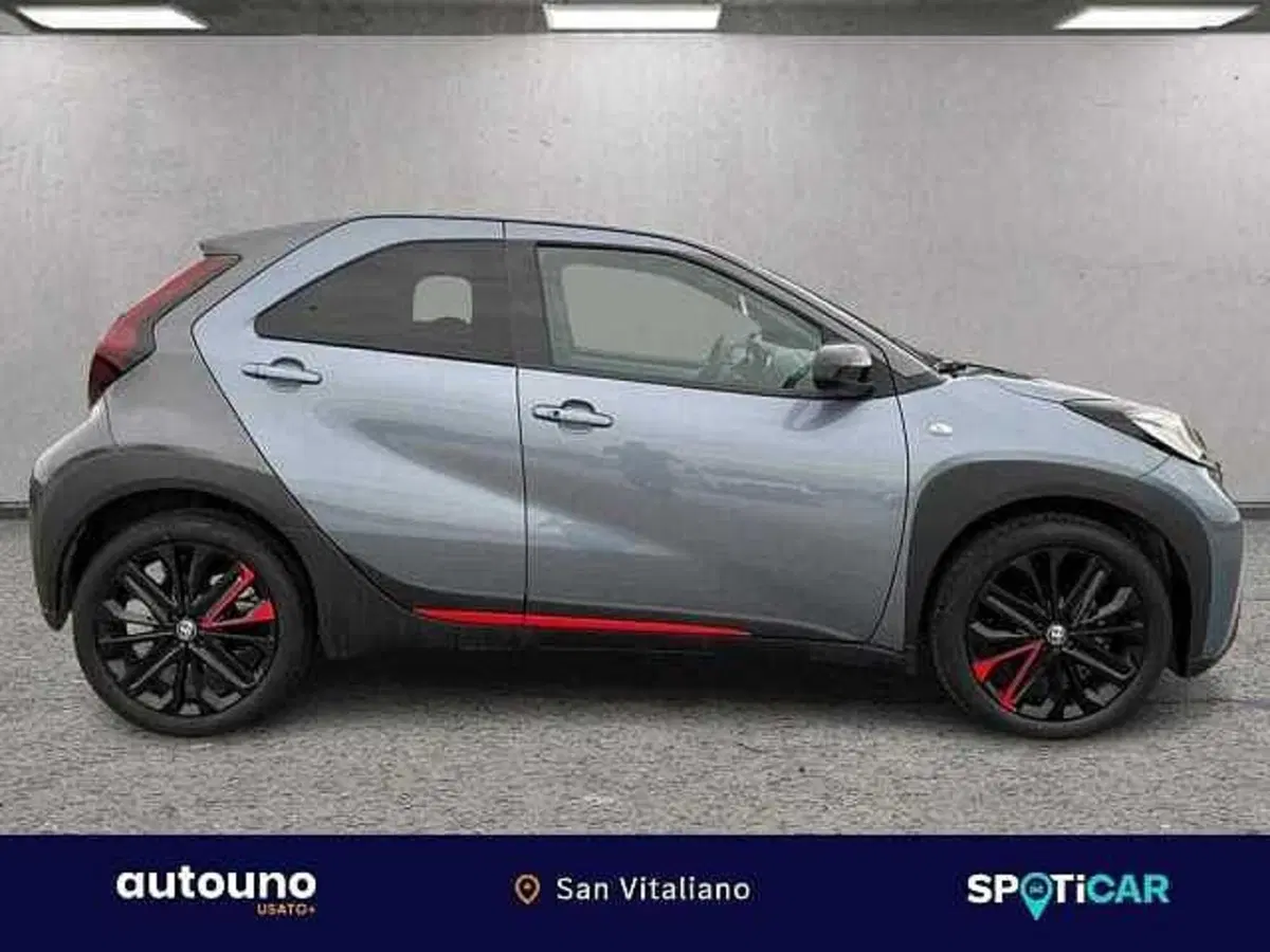 Toyota Aygo X nuova a Napoli (6)
