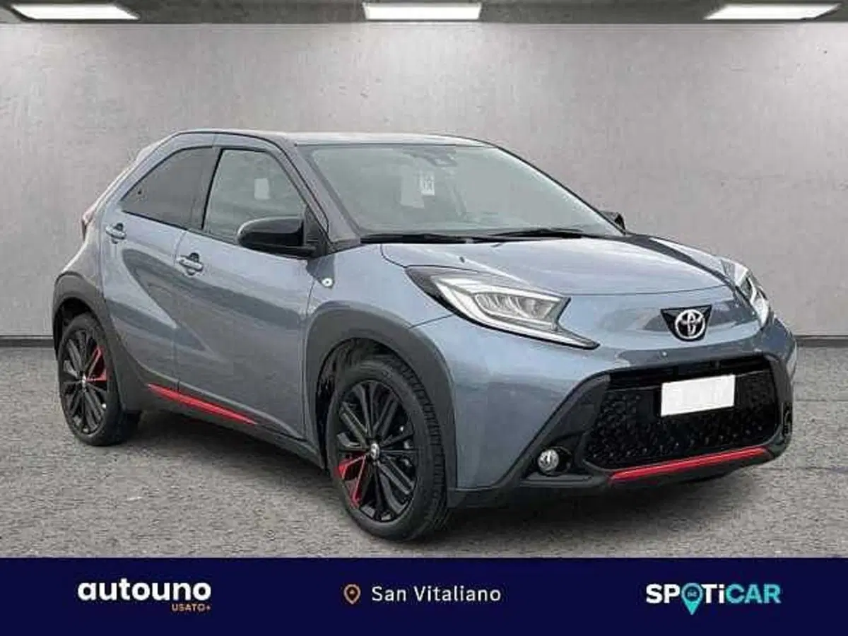 Toyota Aygo X nuova a Napoli (7)