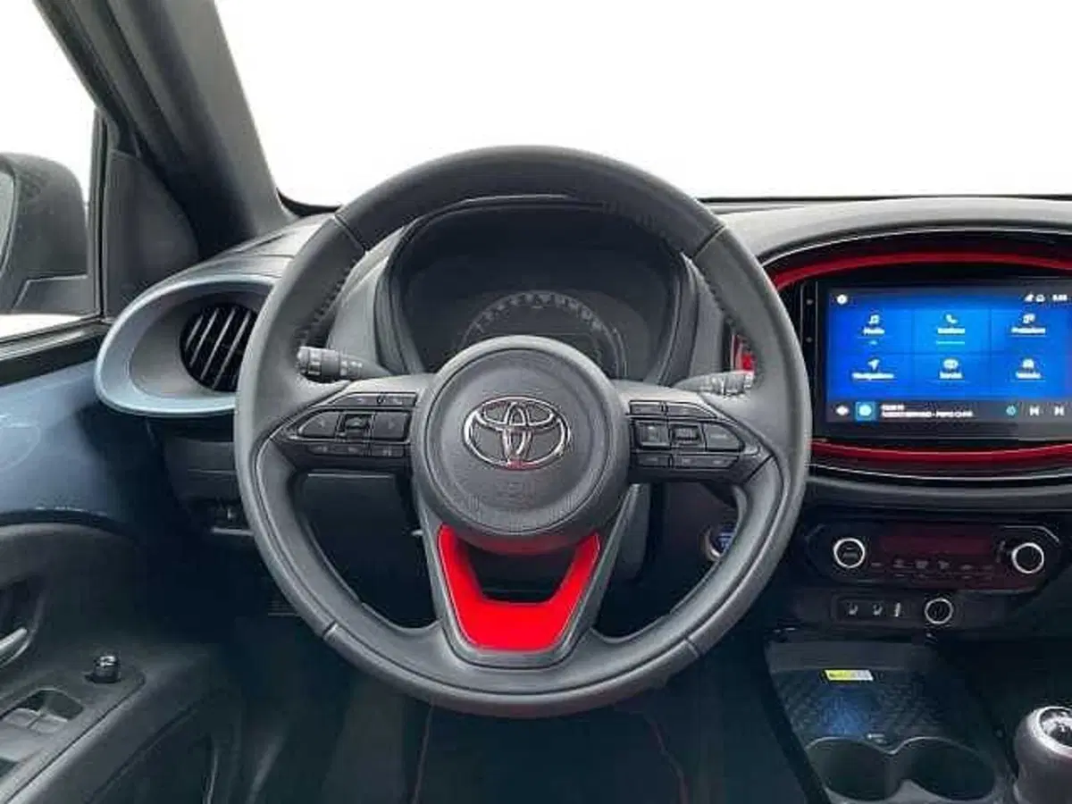 Toyota Aygo X nuova a Napoli (10)