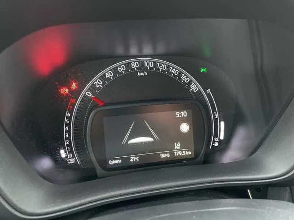 Toyota Aygo X nuova a Napoli (11)