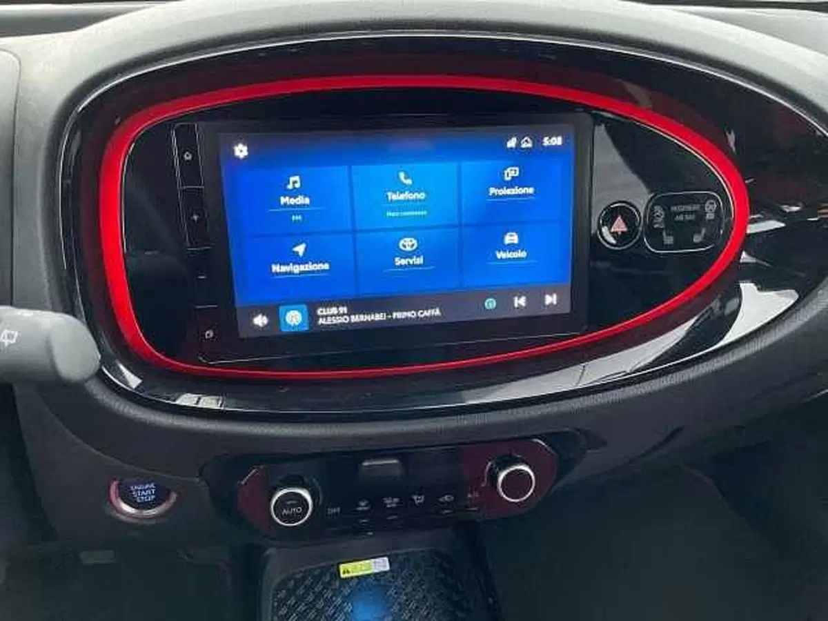 Toyota Aygo X nuova a Napoli (12)