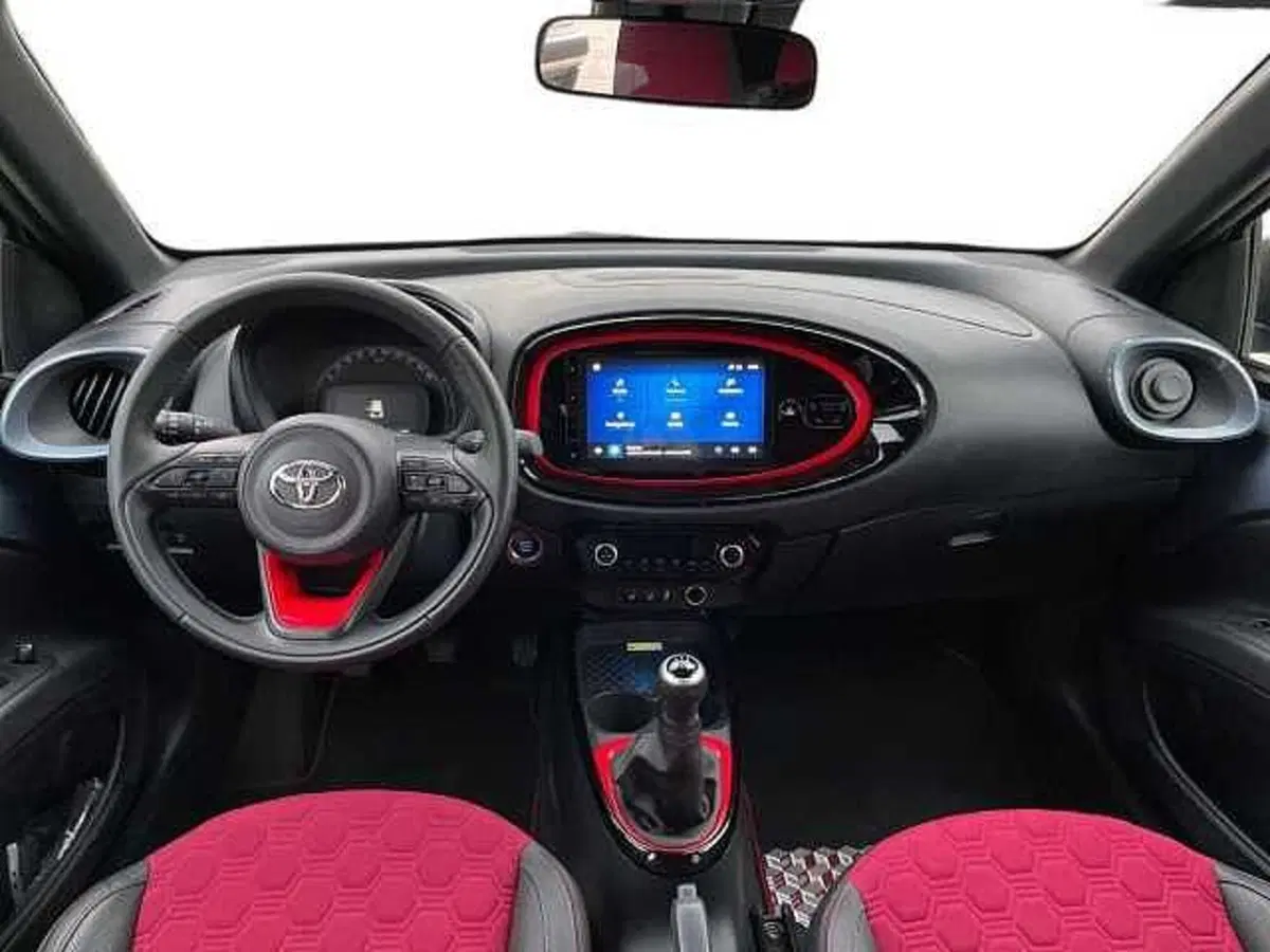 Toyota Aygo X nuova a Napoli (14)