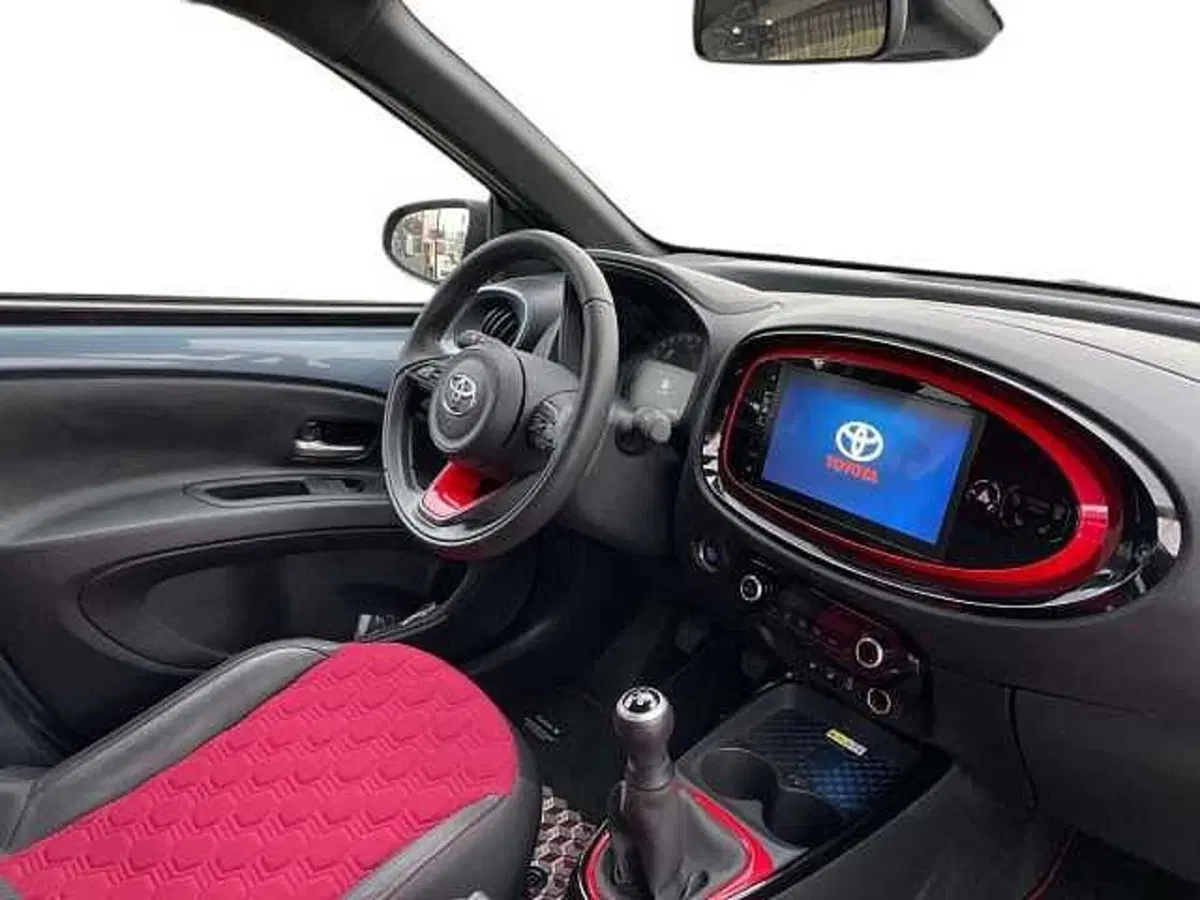 Toyota Aygo X nuova a Napoli (15)