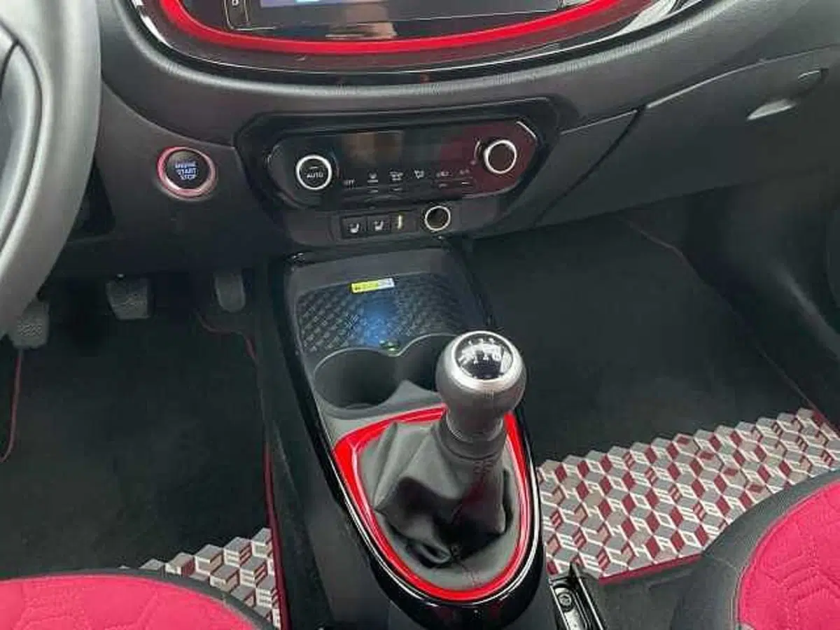Toyota Aygo X nuova a Napoli (16)