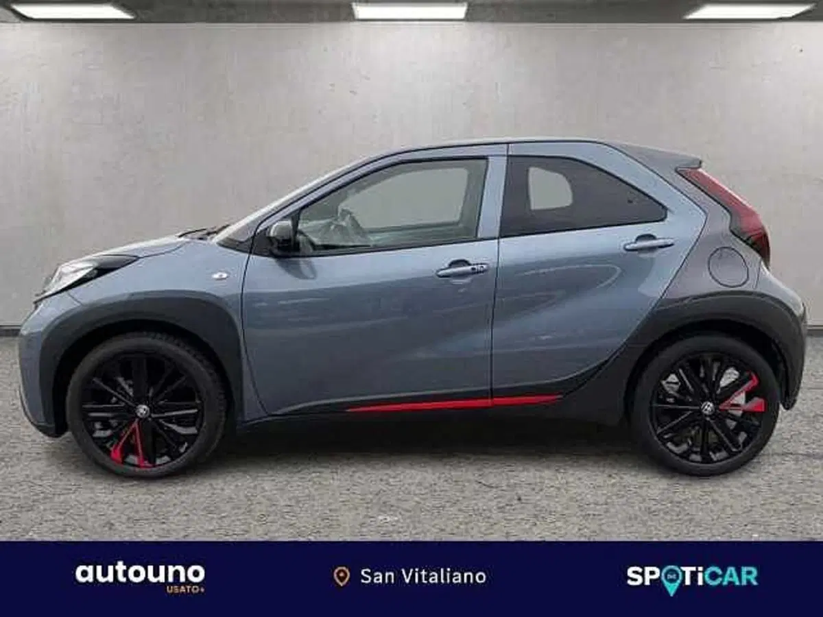 Toyota Aygo X nuova a Napoli (2)