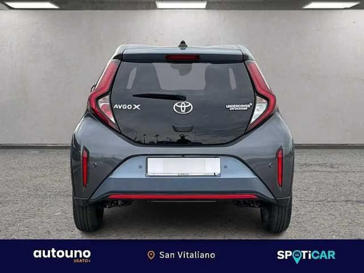 Toyota Aygo X nuova a Napoli (4)