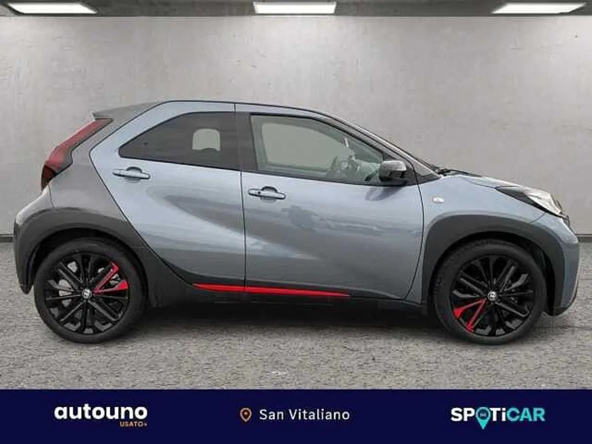 Toyota Aygo X nuova a Napoli (6)