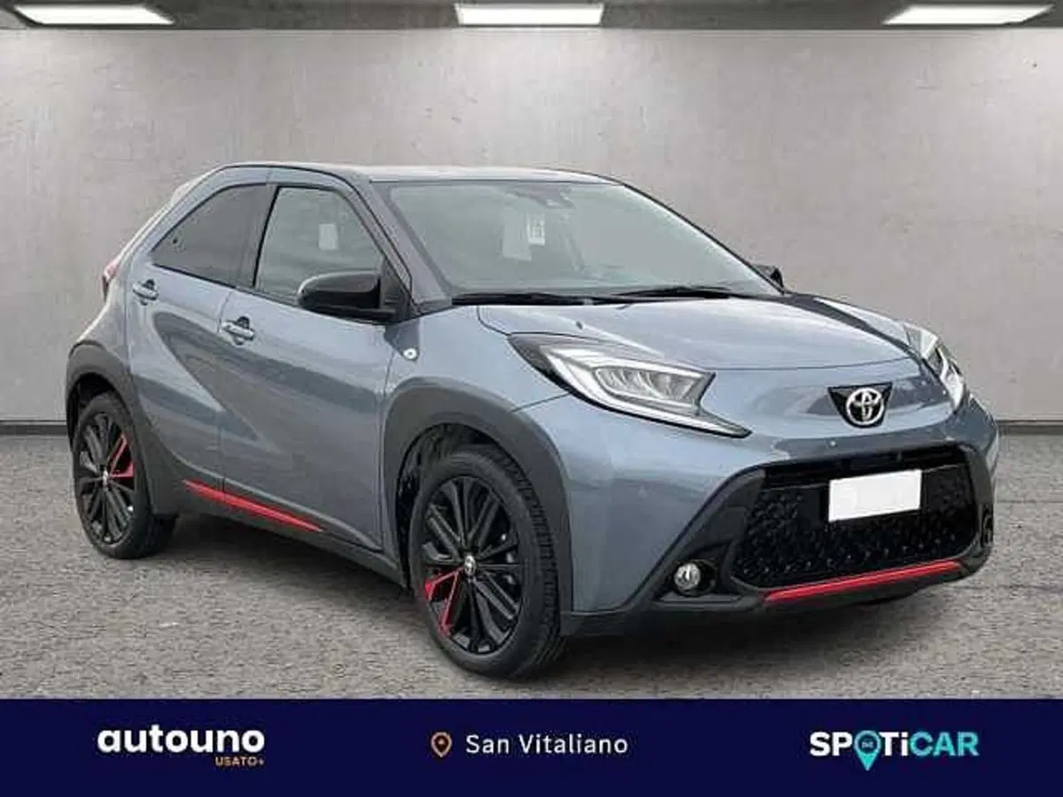 Toyota Aygo X nuova a Napoli (7)