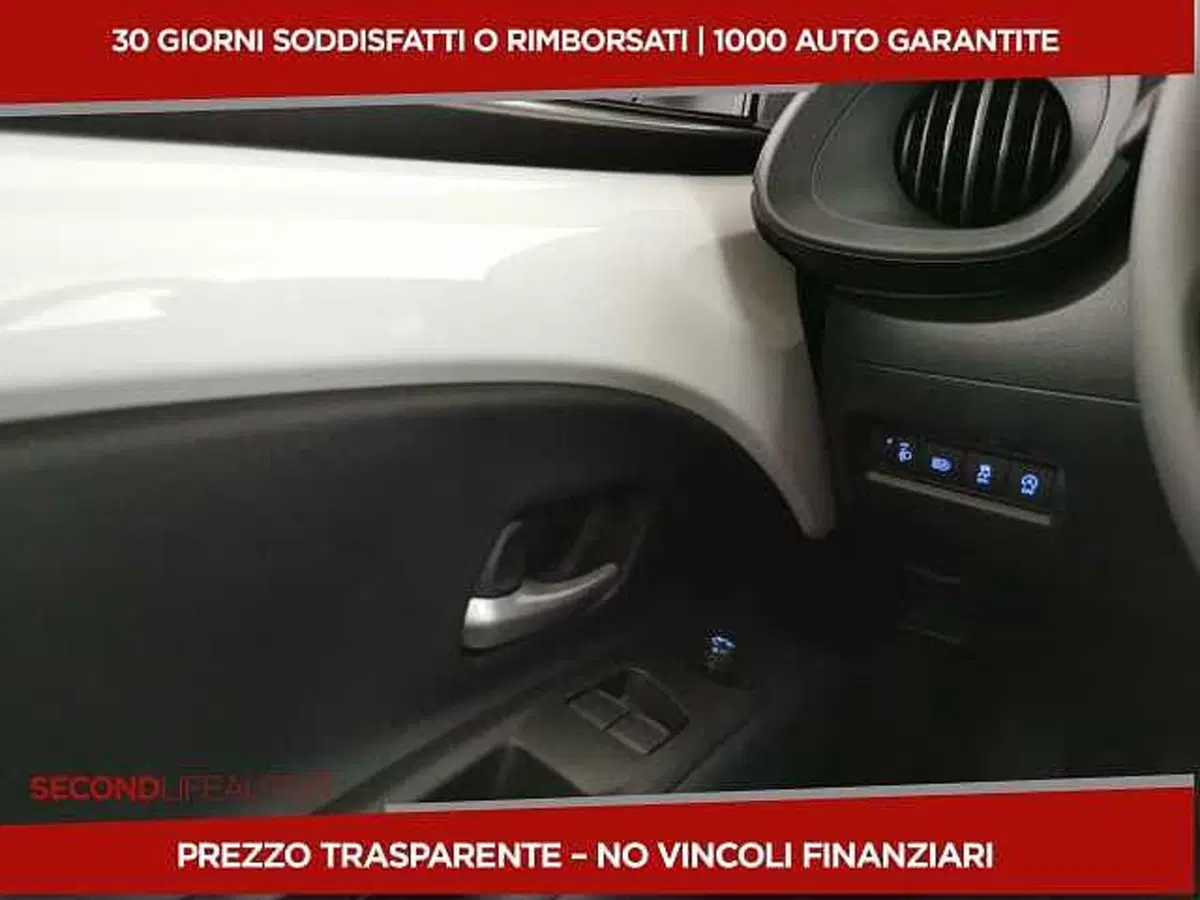 Toyota Aygo X nuova a Chieti (17)
