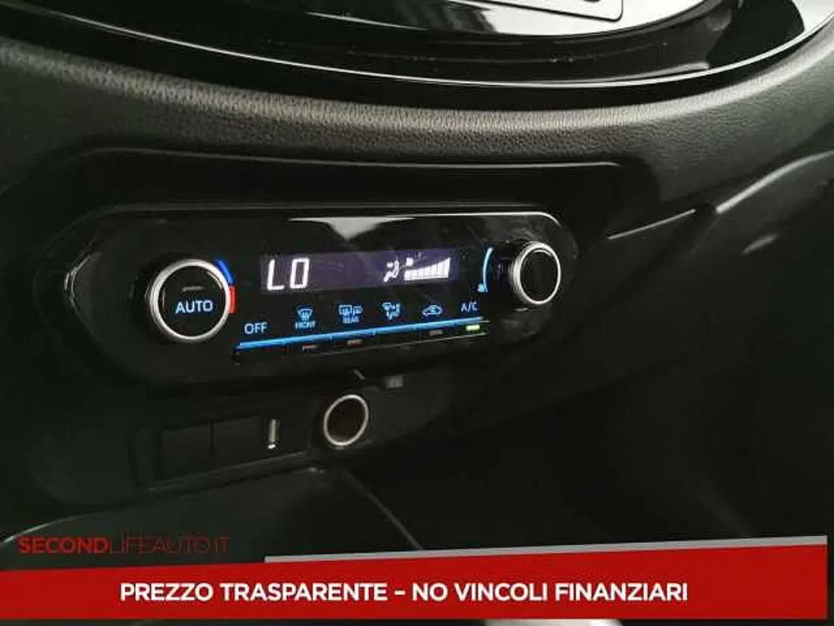 Toyota Aygo X usata a Chieti (11)