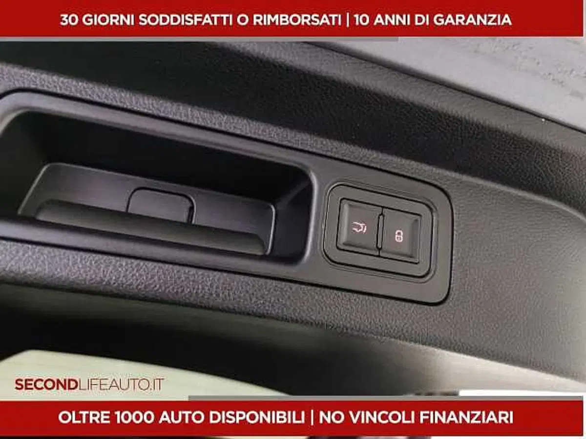 Byd Seal U DM-i usata a Chieti (12)
